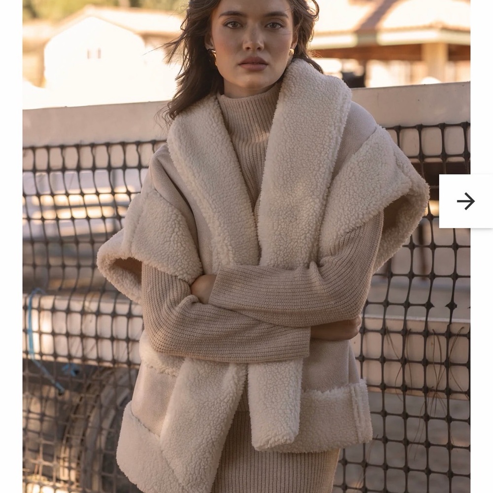 Line and Dot Ace Faux Women's Cream Shearling Vest
